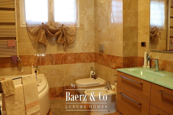 photo 35 Villa for sale 244 m²